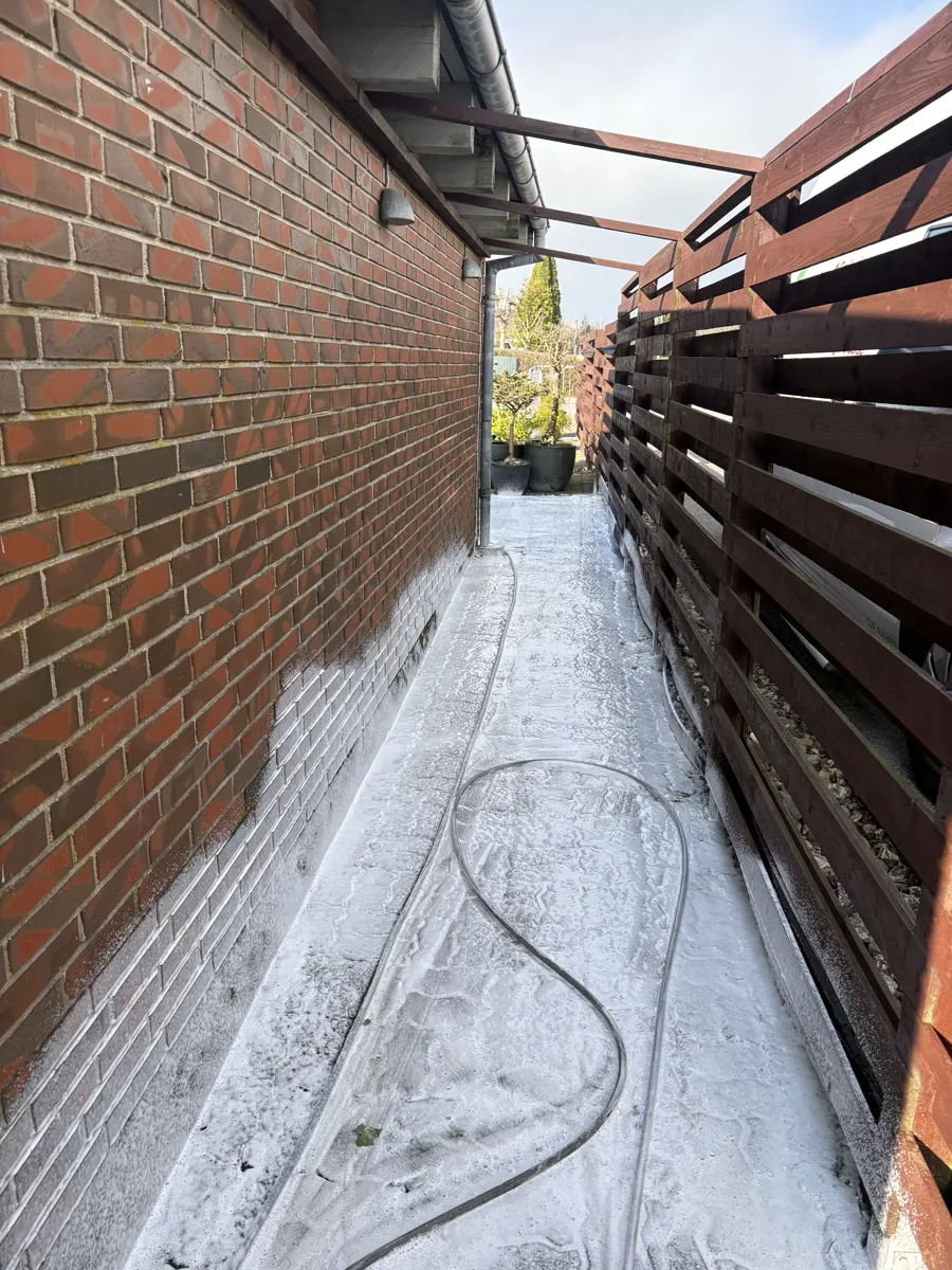 Fliserens — smal passage